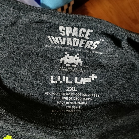 Space invaders t shirt - Picture 2 of 2